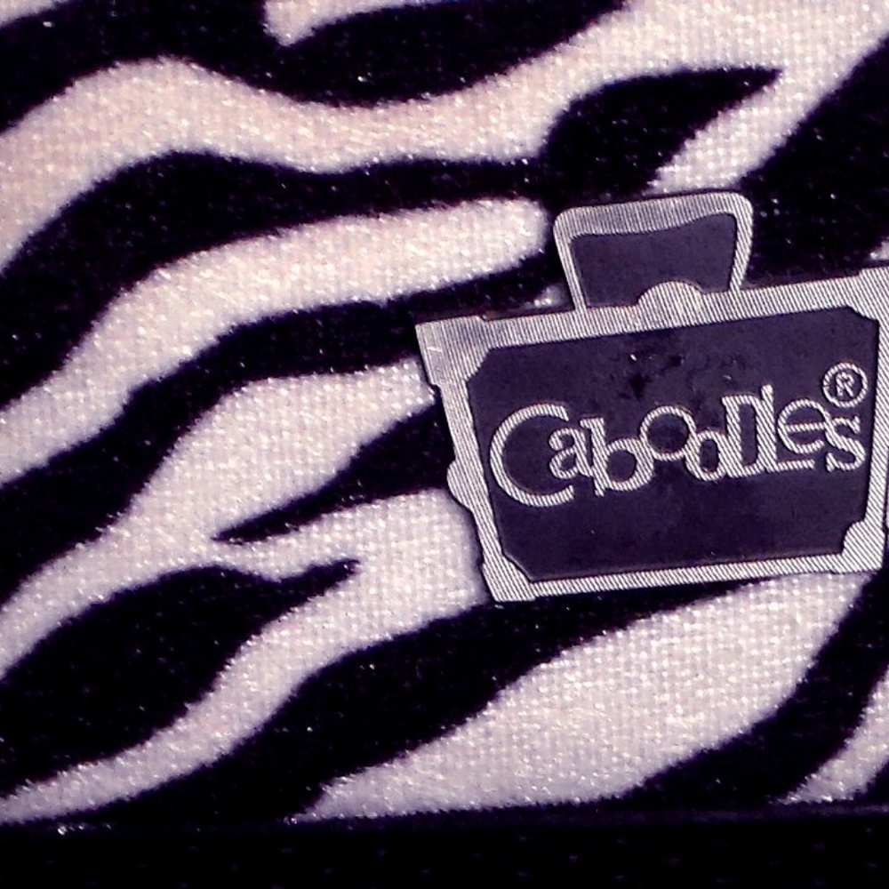 CABOODLES make-up caddy organizer + FREE GIFT